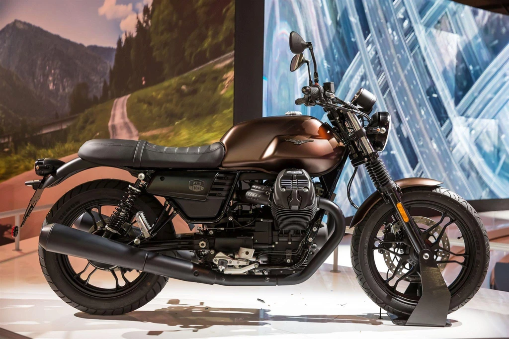 Moto Guzzi V 7 III Stone Night Pack (2018 - 2019)