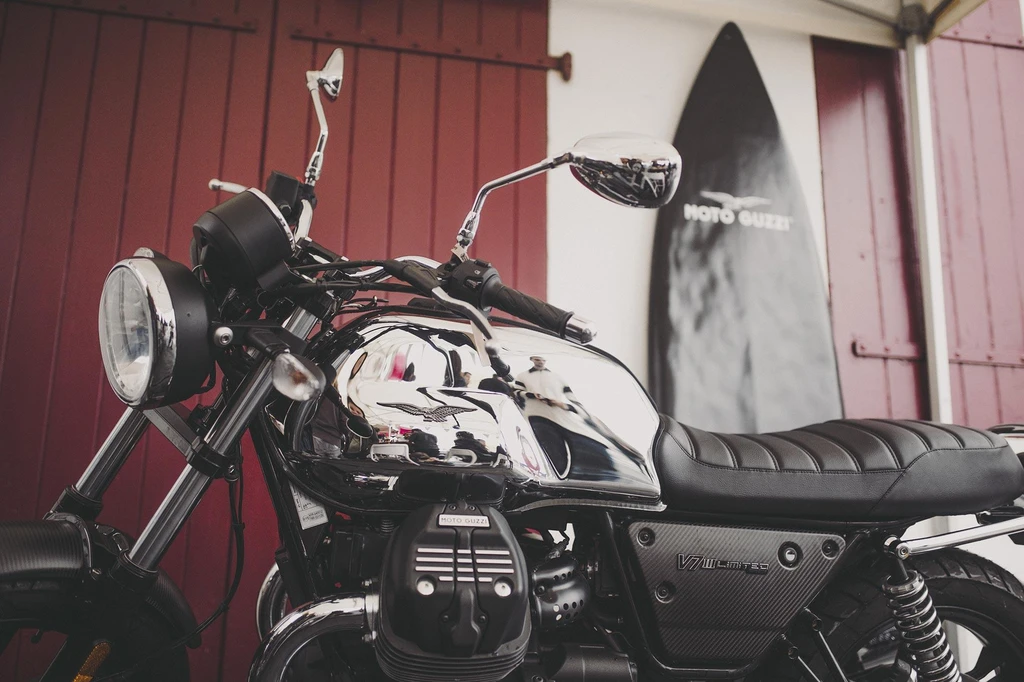 Moto Guzzi V7 III Carbon Shine Limited Edition (2018)