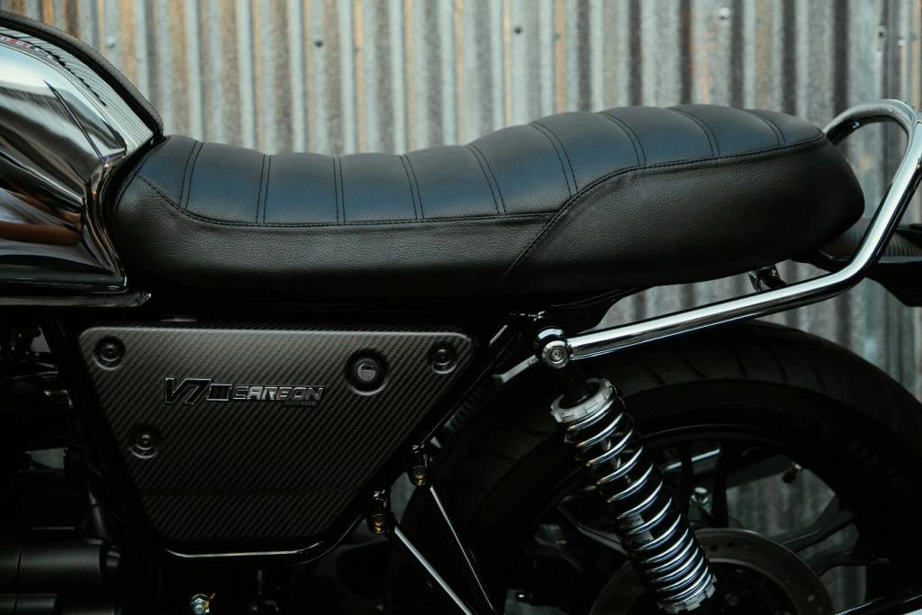Moto Guzzi V7 III Carbon Shine Limited Edition (2018)
