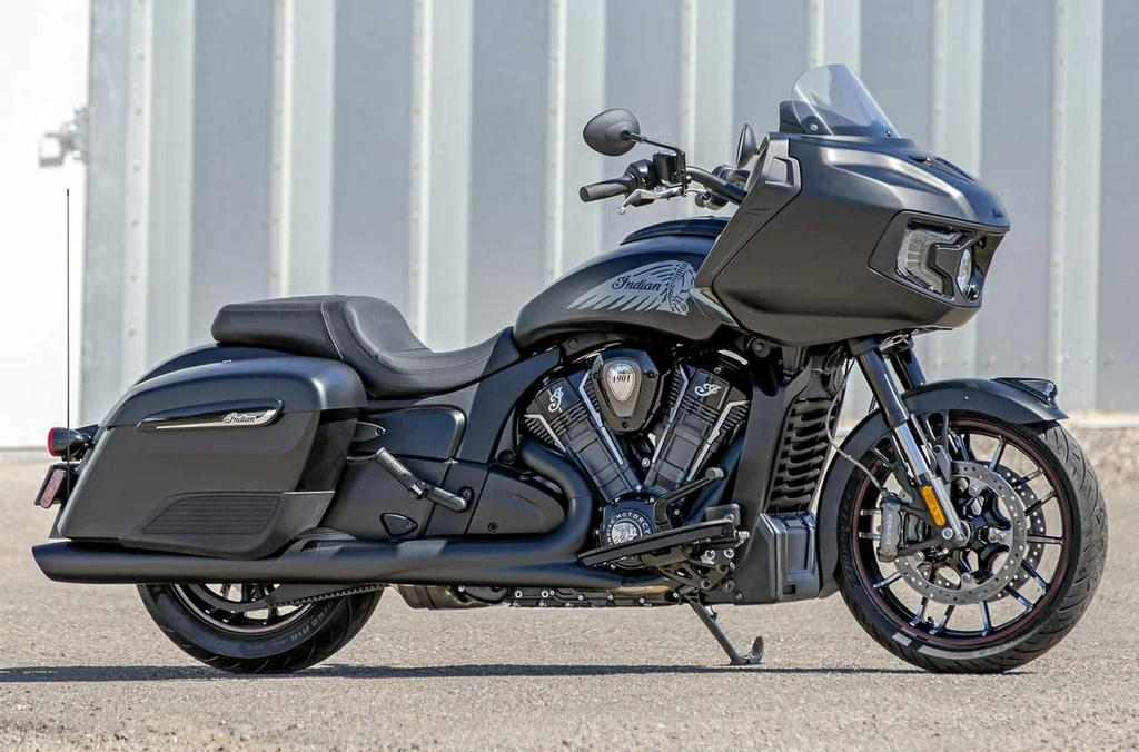 Indian Challenger Dark Horse (2020)