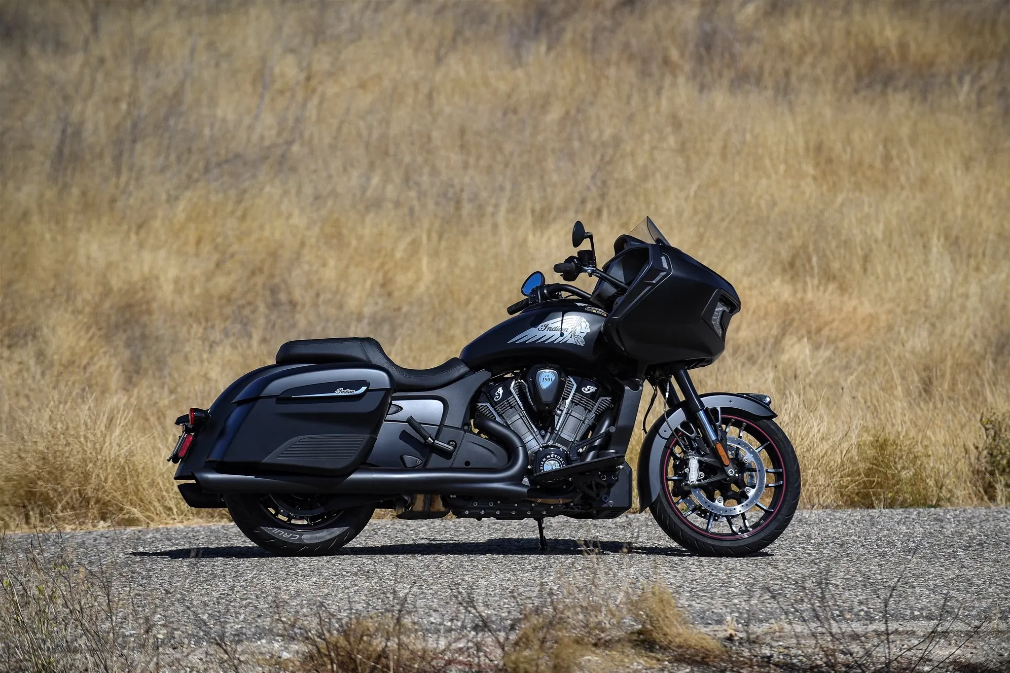 Indian Challenger Dark Horse (2020)