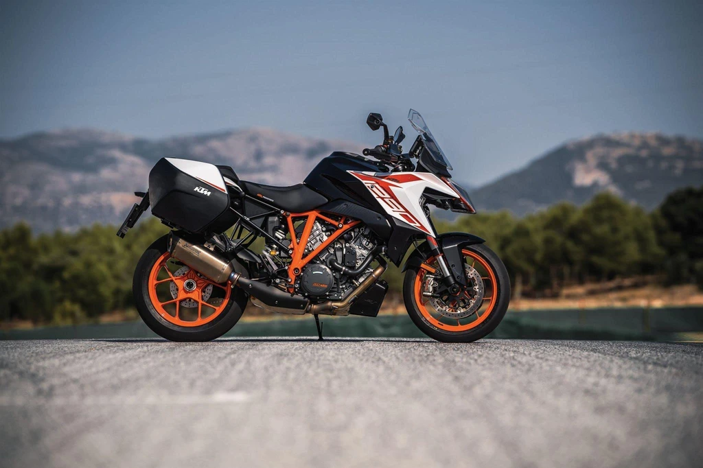 KTM 1290 Super Duke GT (2021)
