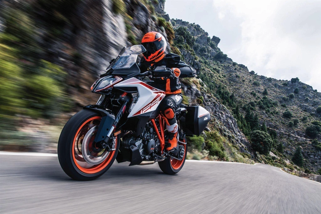 KTM 1290 Super Duke GT (2021)