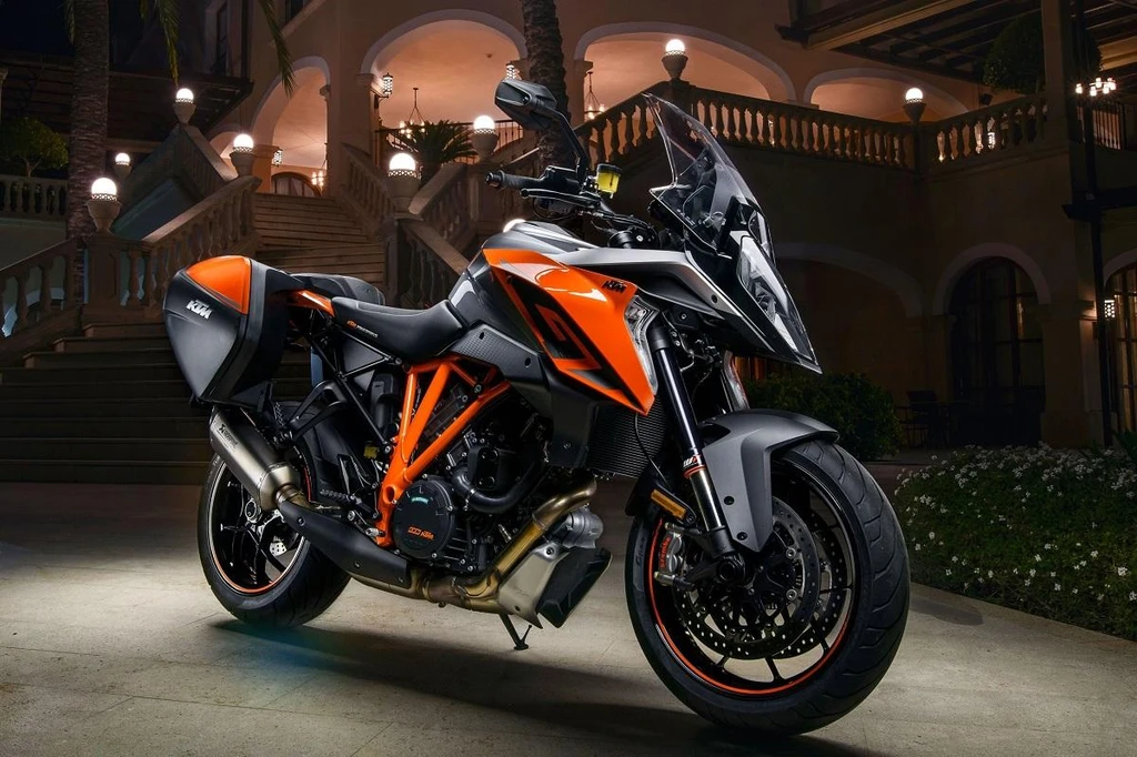 KTM 1290 Super Duke GT (2021)