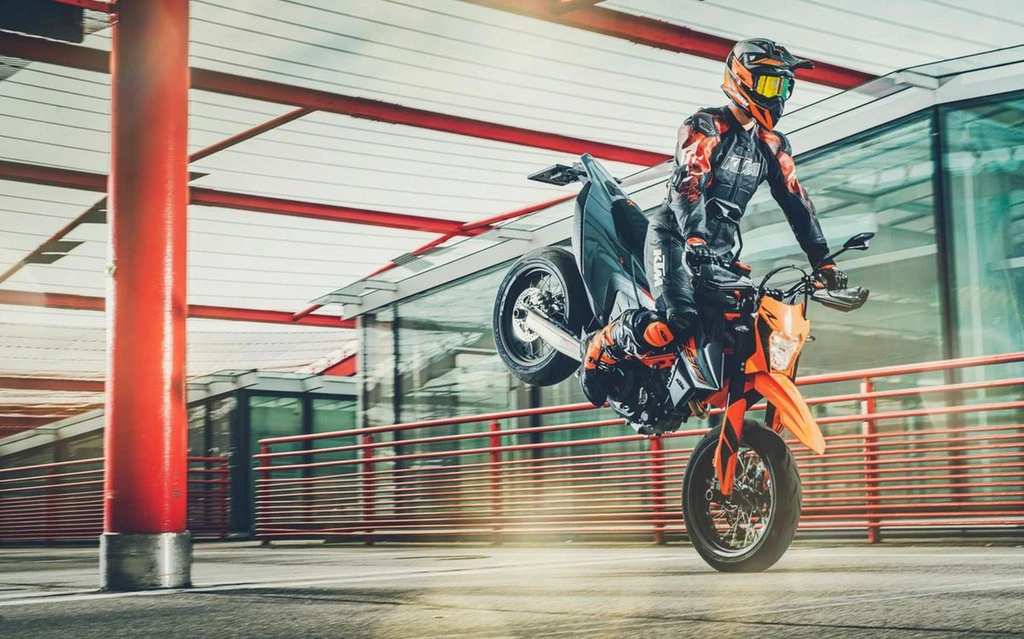 KTM 690 SMC R (2021)