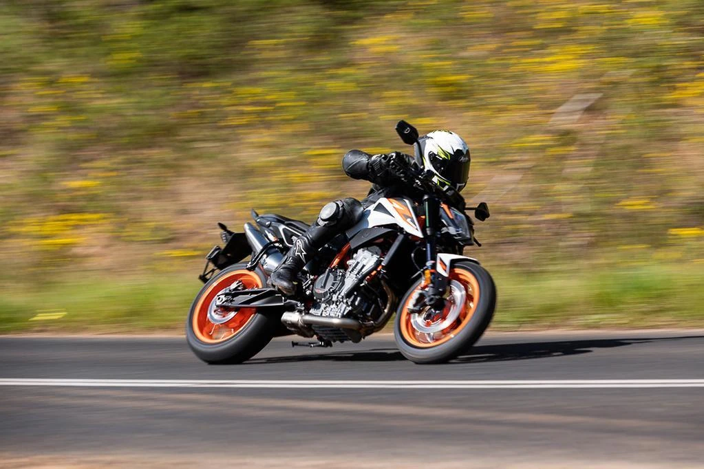 KTM 890 Duke R (2021)
