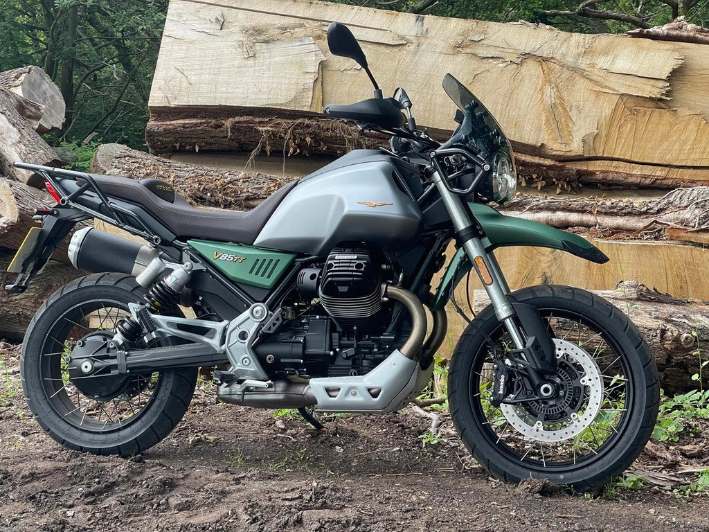 Moto Guzzi V85 TT Centenario Edition (2021)