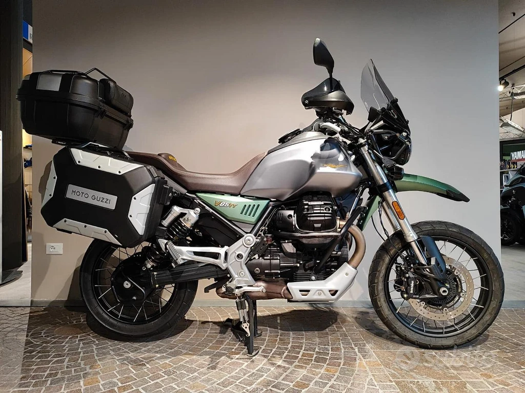 Moto Guzzi V85 TT Centenario Edition (2021)