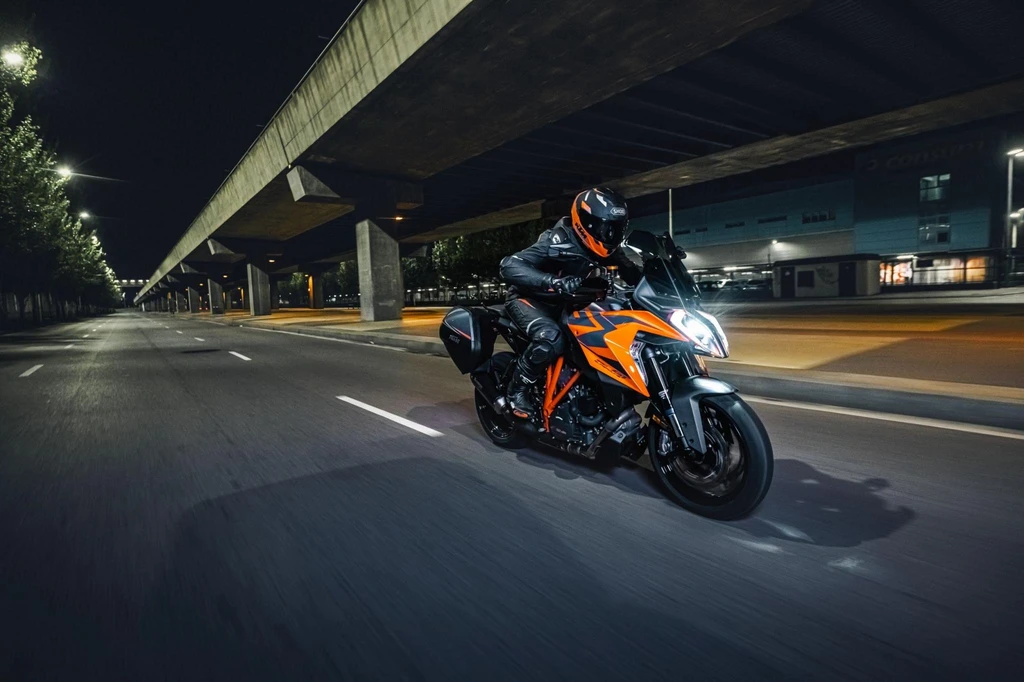 KTM 1290 Super Duke GT (2022)
