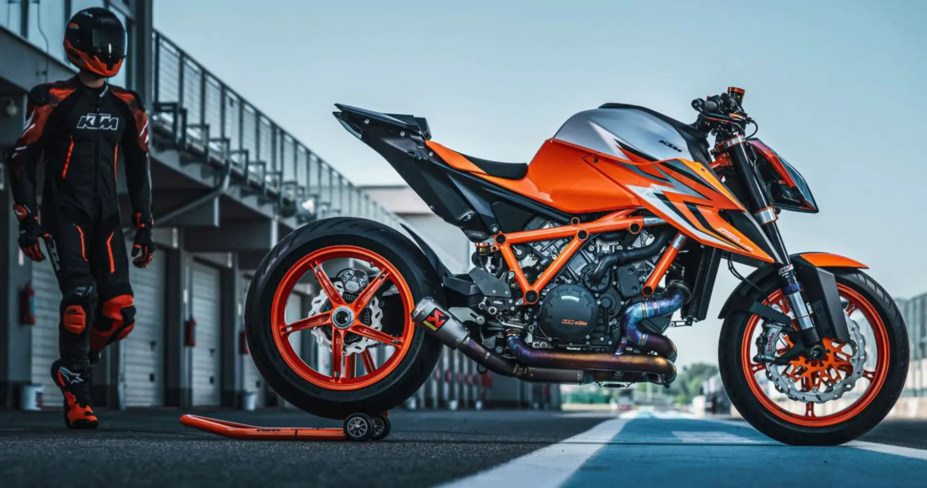 KTM 1290 Super Duke GT (2022)