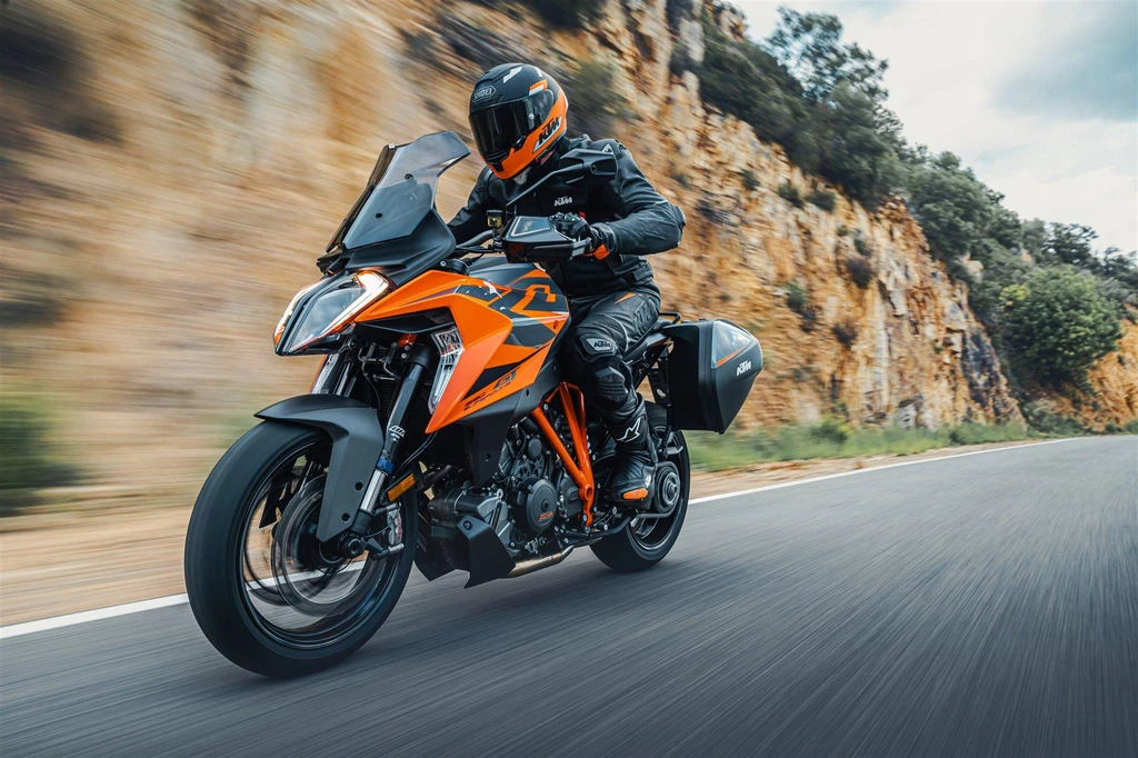 KTM 1290 Super Duke GT (2022)
