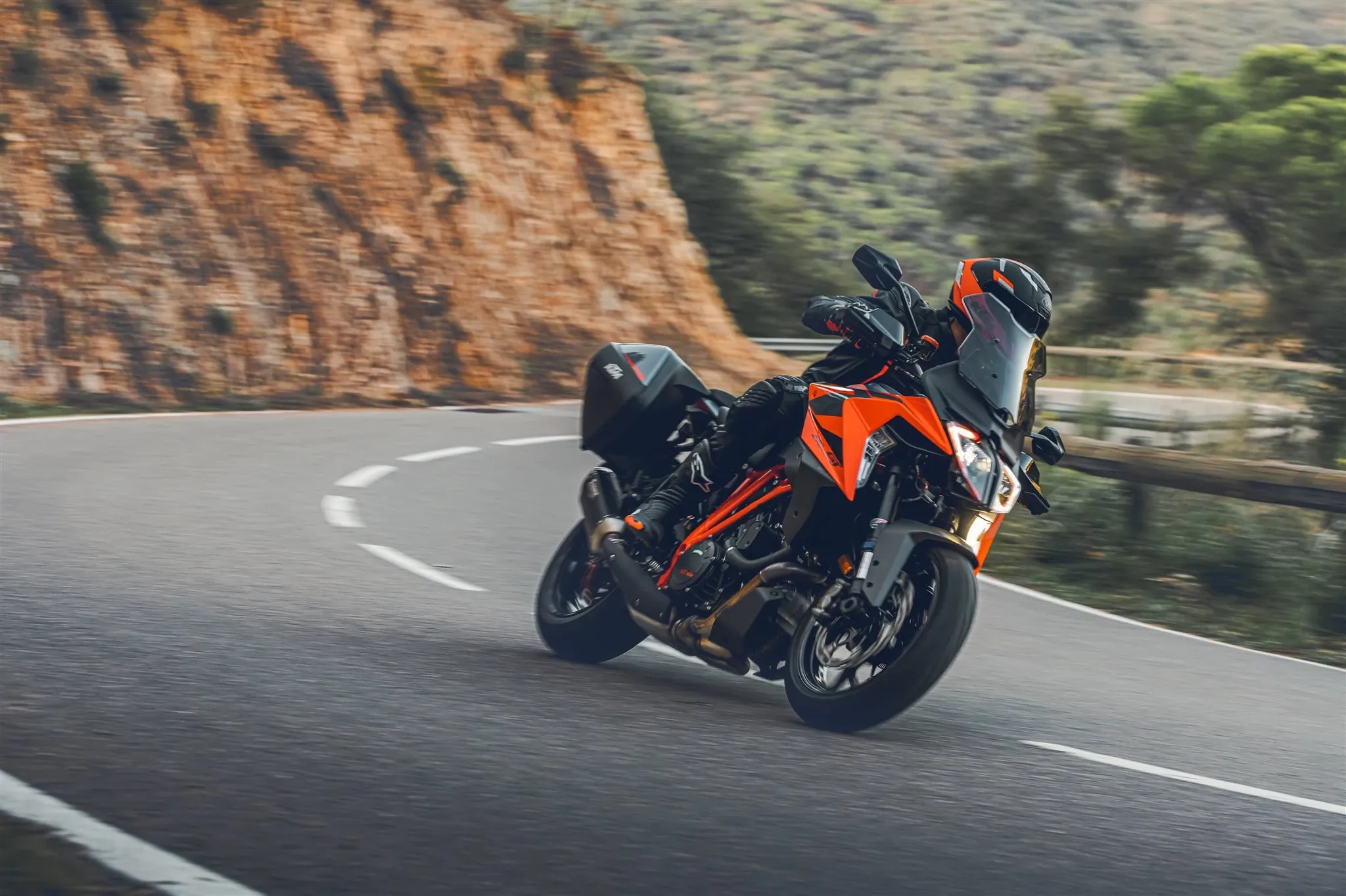 KTM 1290 Super Duke GT (2022)