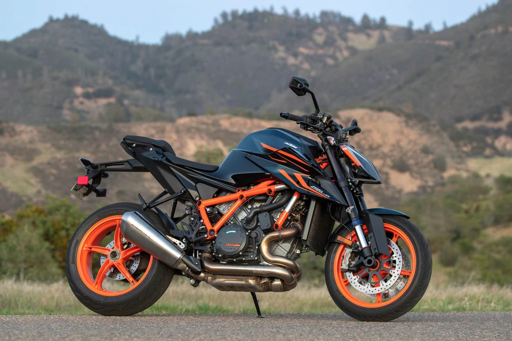 KTM 1290 Super Duke R (2022)