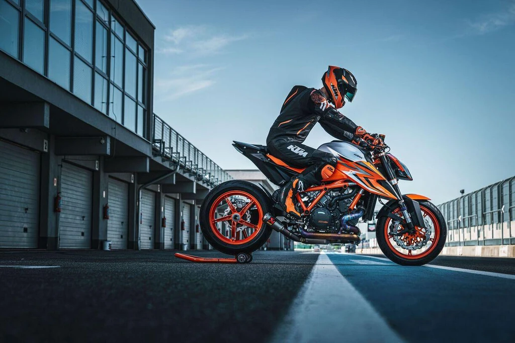 KTM 1290 Super Duke R Evo (2022)