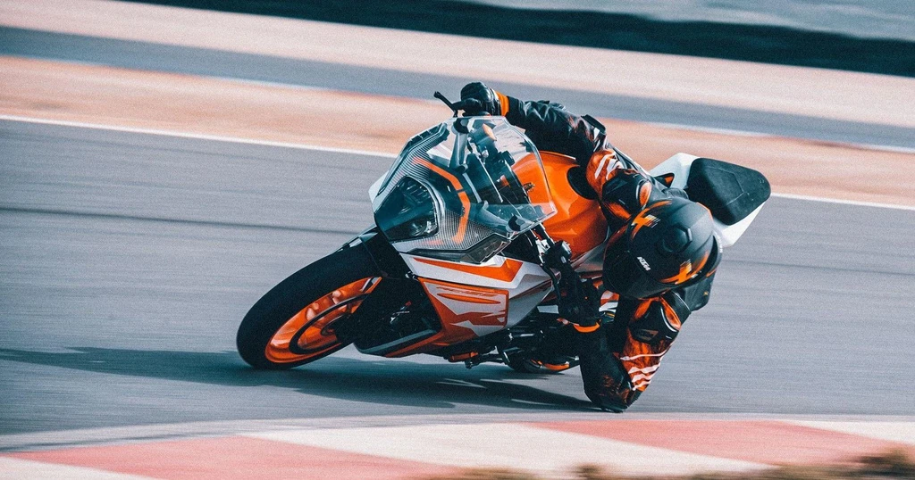 KTM RC 125 (2022)
