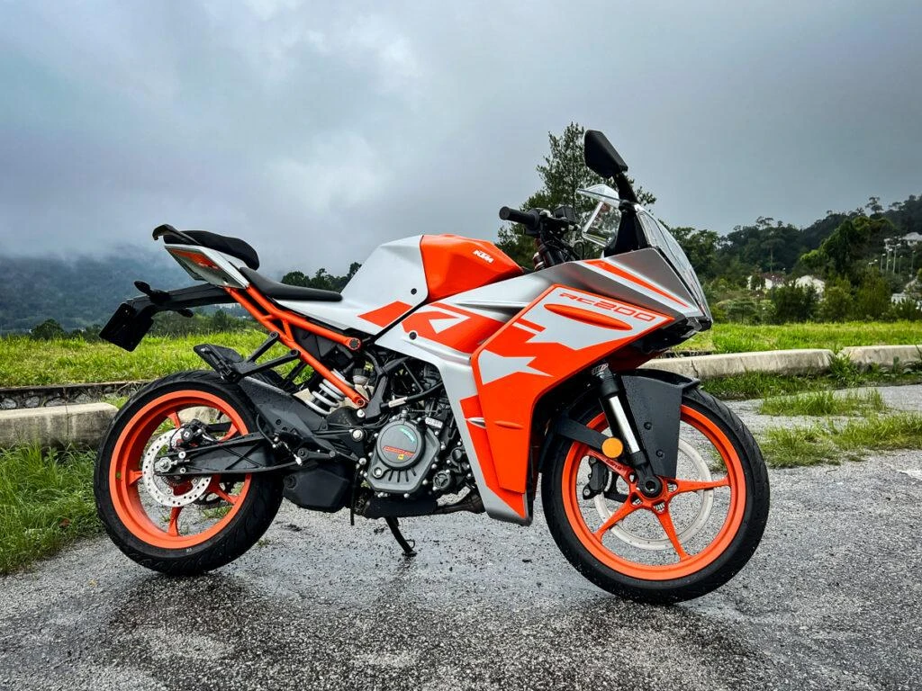 KTM RC 200 (2022 -)