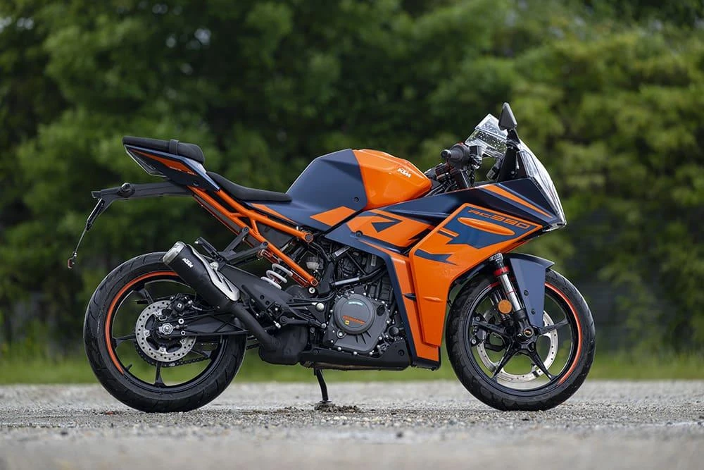 KTM RC 390 (2022)