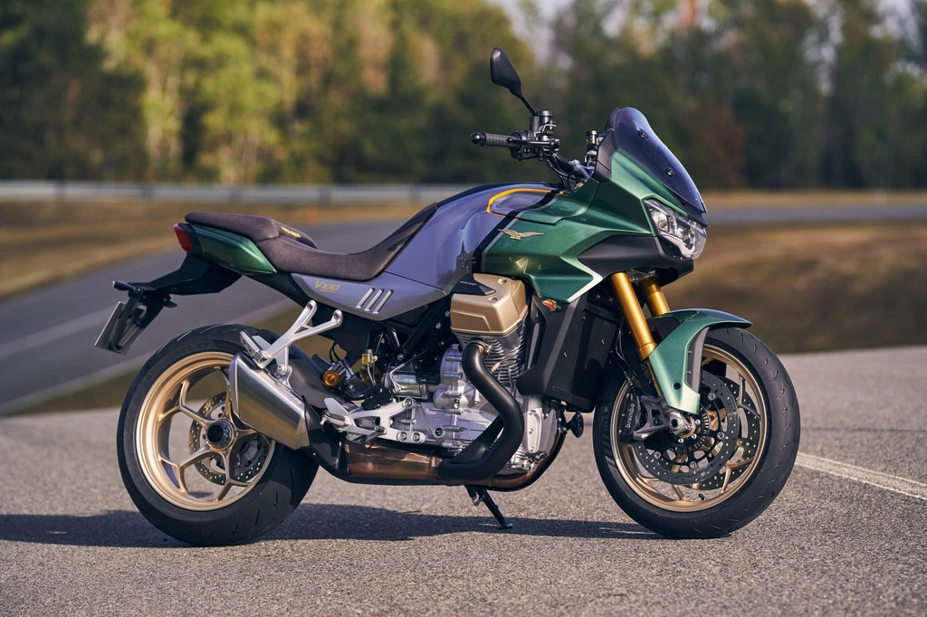 Moto Guzzi V100 Mandello S (2022)
