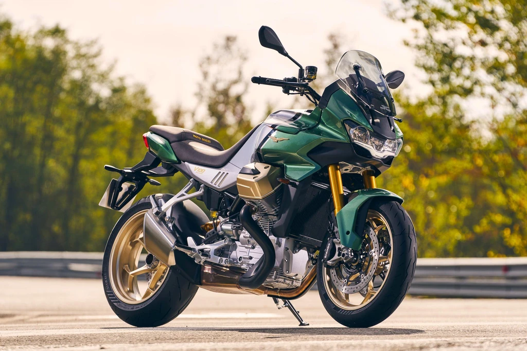 Moto Guzzi V100 Mandello S (2022)