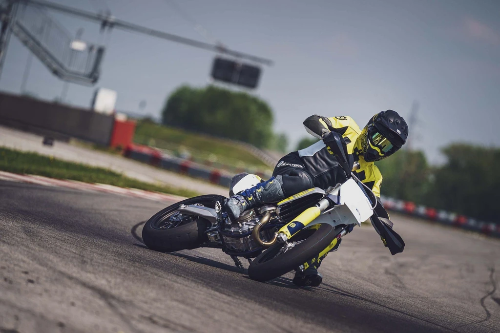 Husqvarna FS 450 Supermoto (2023)
