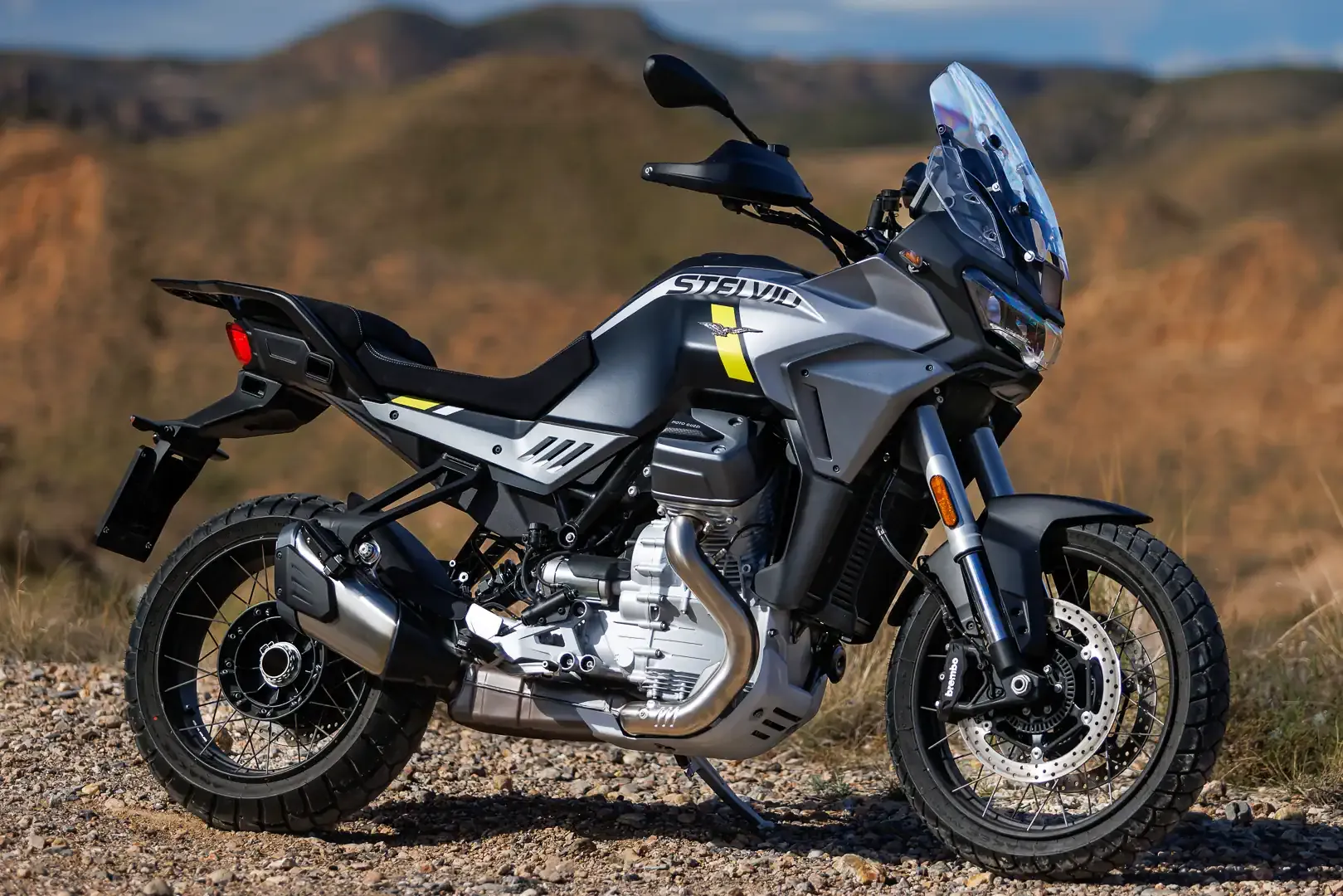 Moto Guzzi Stelvio (2024)