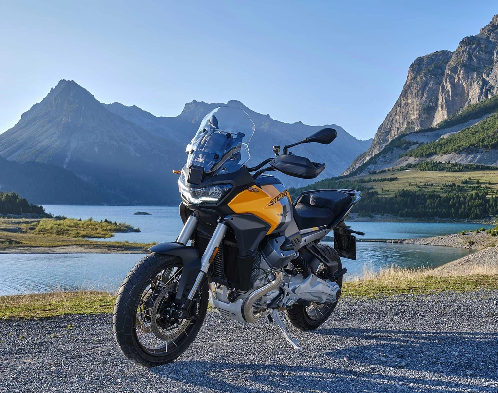 Moto Guzzi Stelvio (2024)