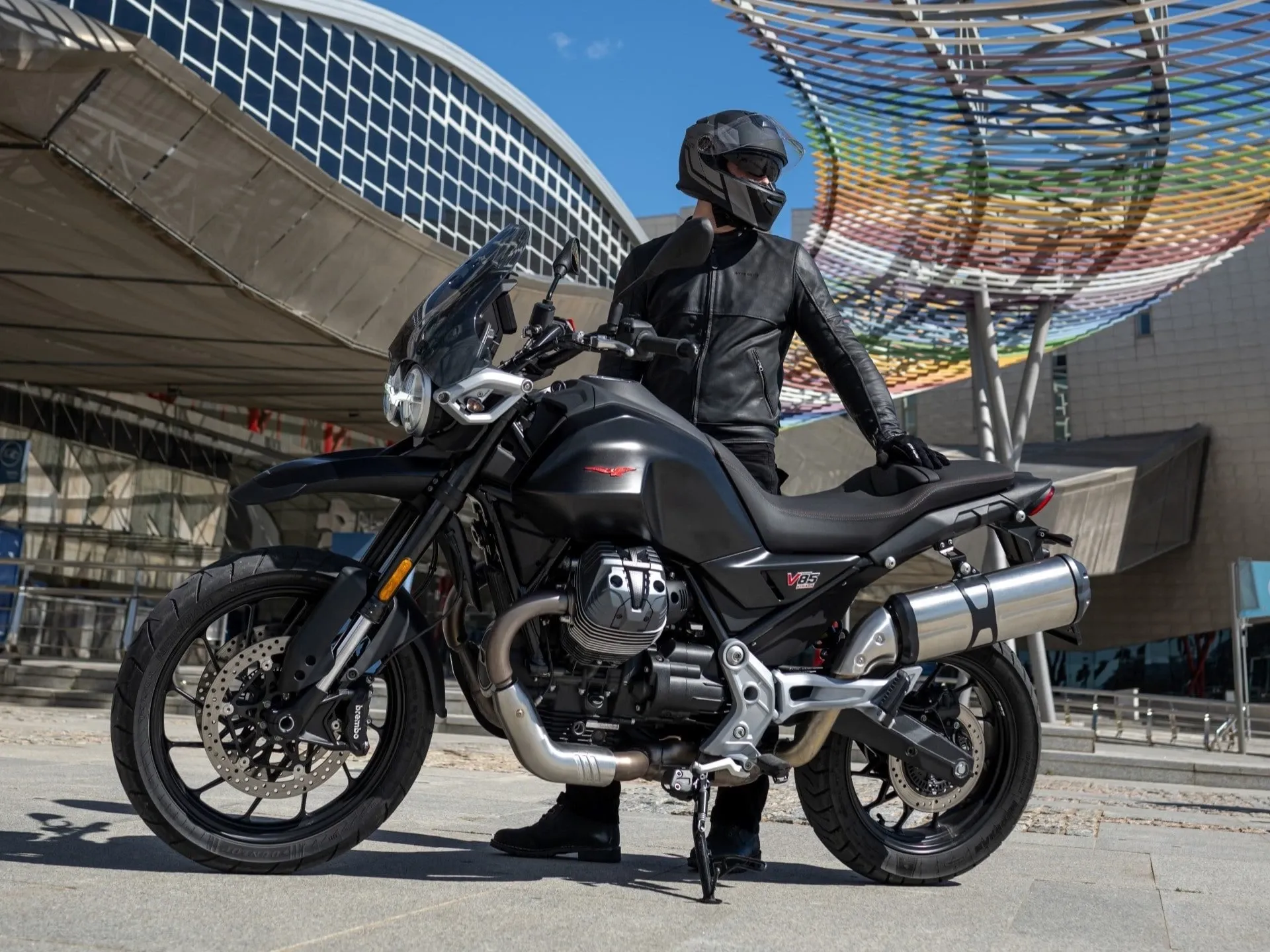 Moto Guzzi V85 TT Strada (2024)