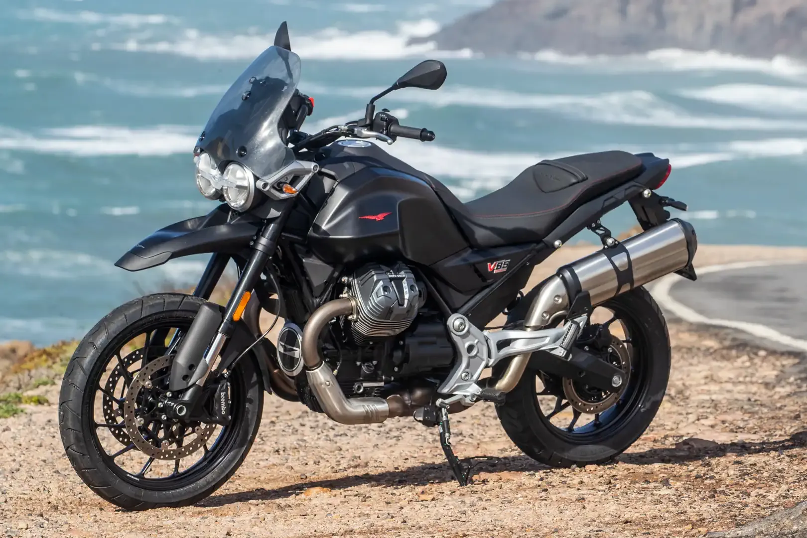 Moto Guzzi V85 TT Travel (2024)